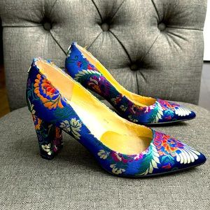 Ivanka Trump pointed toe block heel pumps